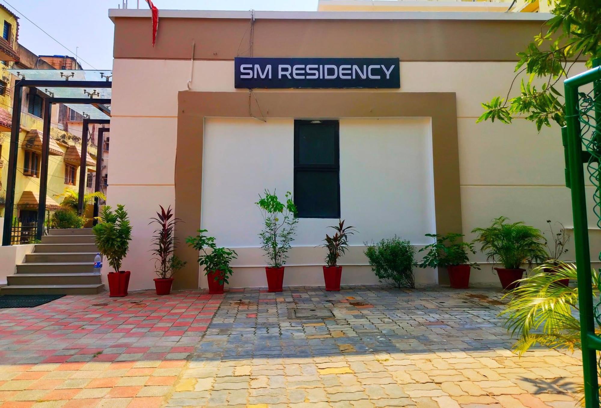 Hotel Sm Residency Bhubaneswar Esterno foto