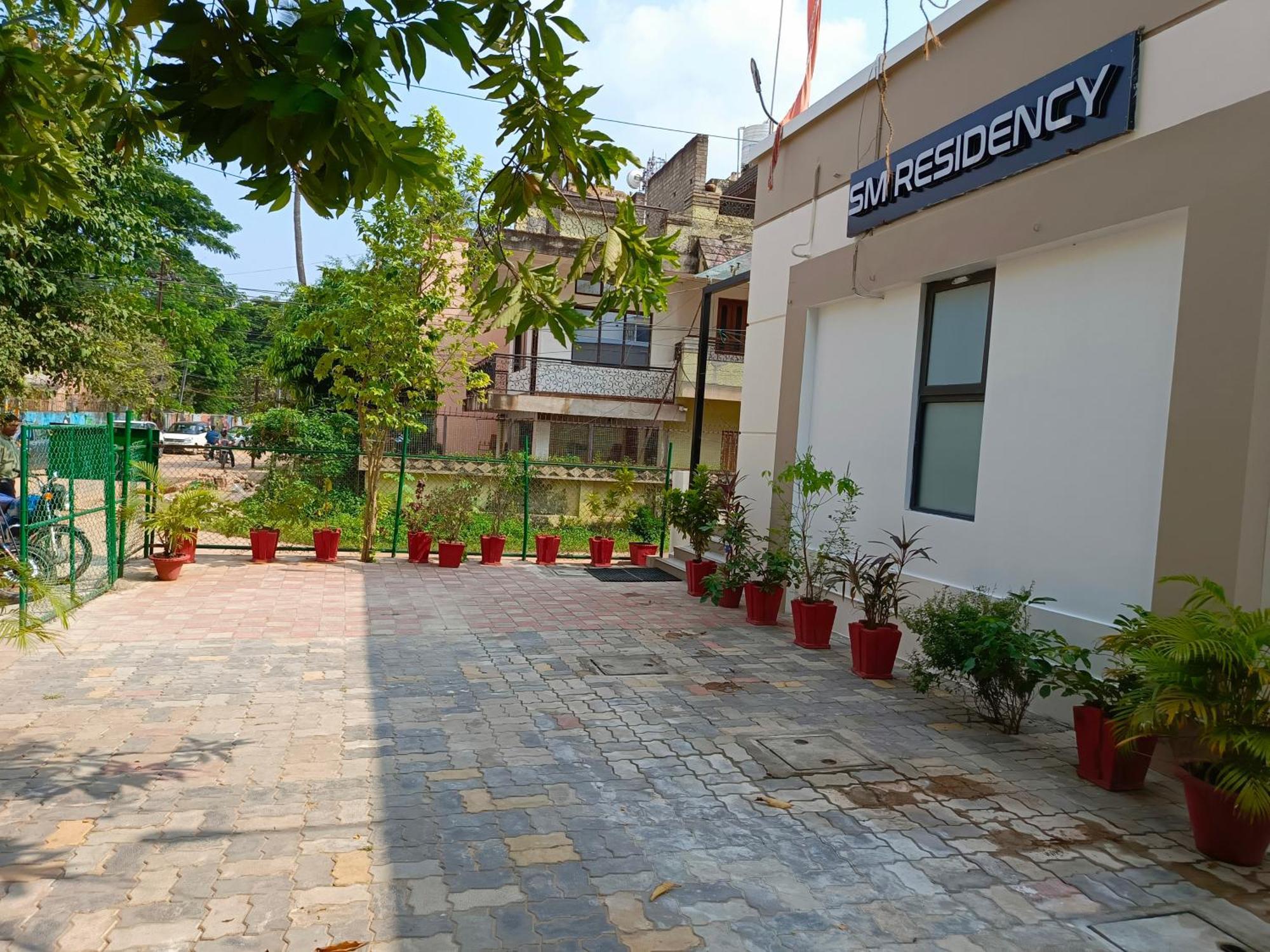 Hotel Sm Residency Bhubaneswar Esterno foto