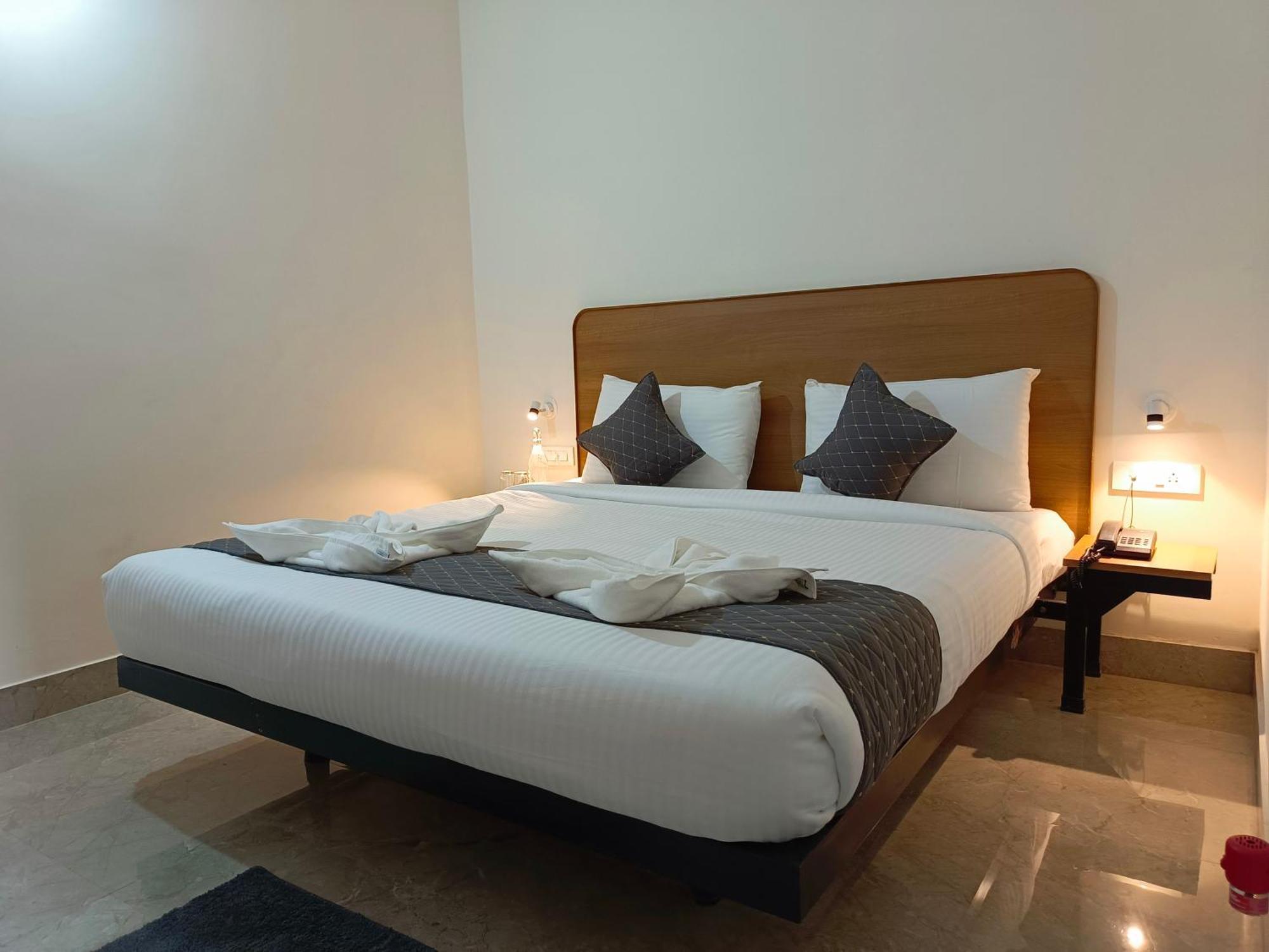 Hotel Sm Residency Bhubaneswar Esterno foto